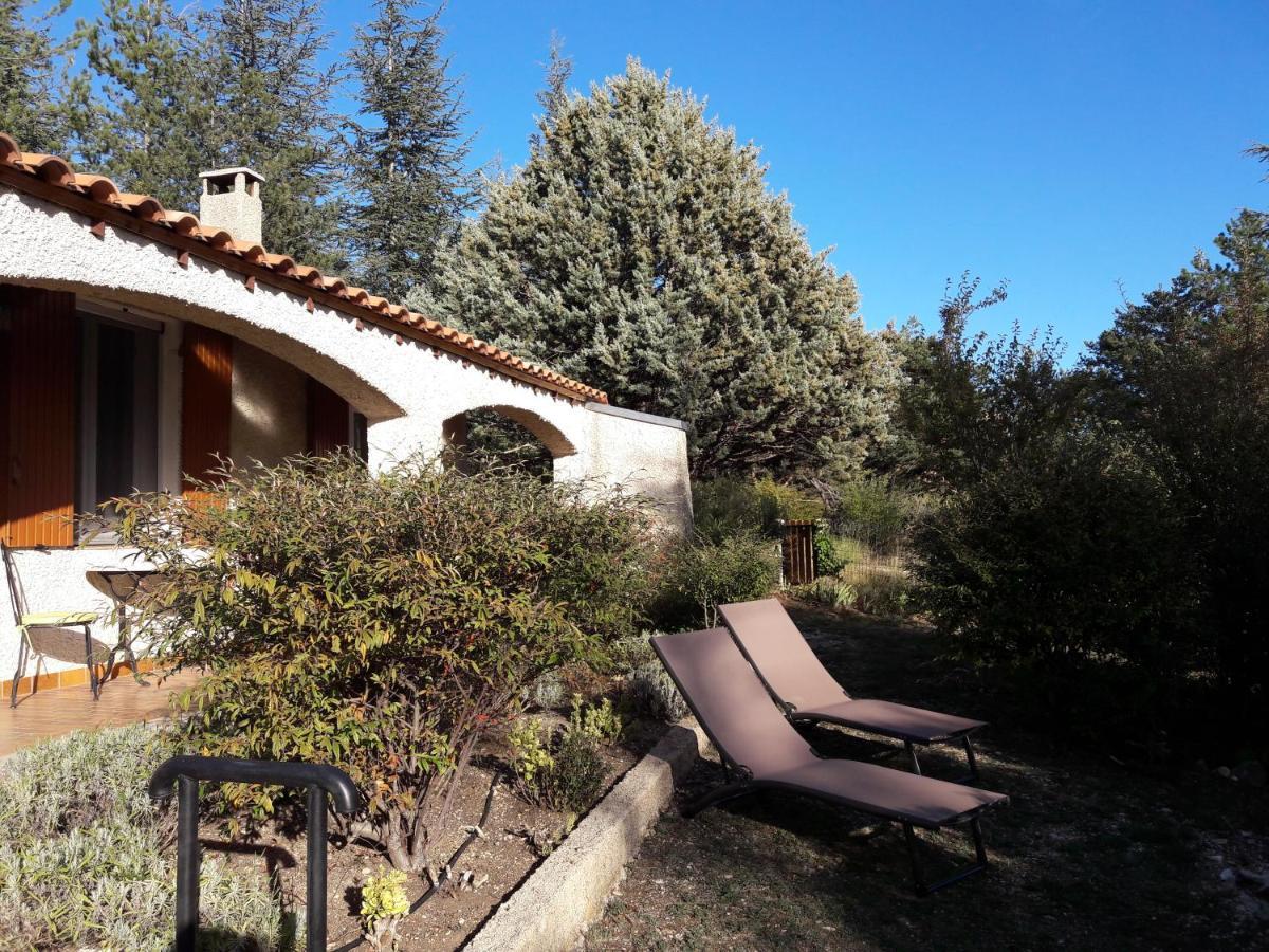 Villa La Lurette, Appartement Et Studio Saint-Étienne-les-Orgues Exterior foto